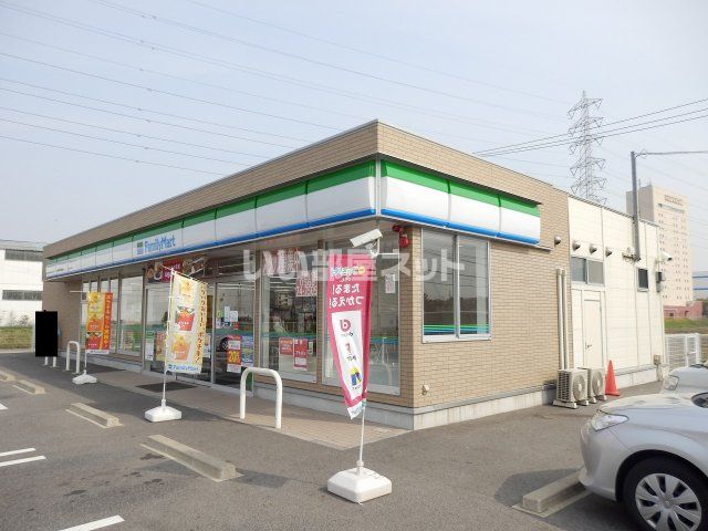 コンビニ　ファミリーマート 小牧小木西店（コンビニ）まで809m