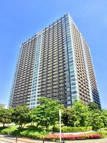 【Ｂｒｉｌｌｉａ　Ｍａｒｅ　有明　ＴＯＷＥＲ＆ＧＡＲＤＥＮの建物外観】