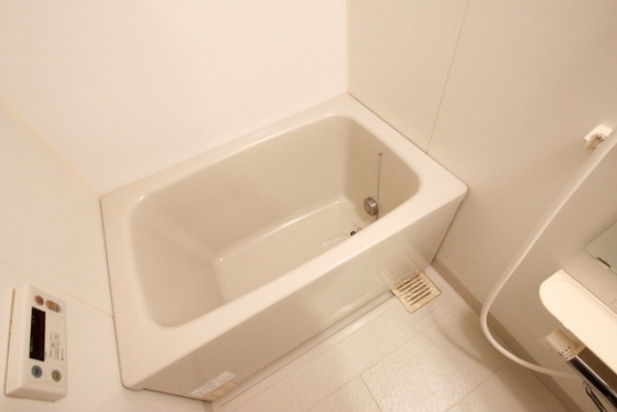 バス・シャワールーム　※別室の写真を使用しております※