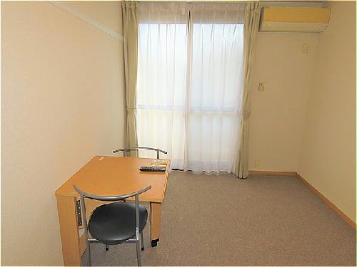 居室・リビング　家具家電が備え付けのお部屋です