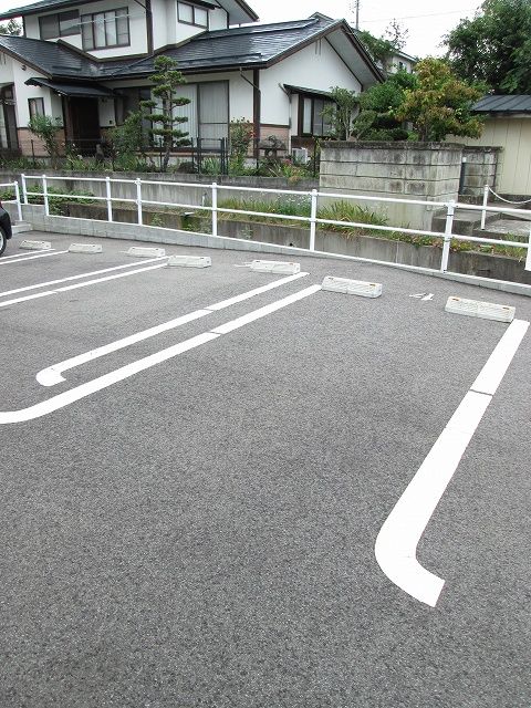 【ひまわりの駐車場】