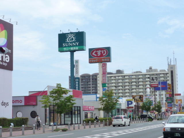 【アリエス姪浜駅南のショッピングセンター】