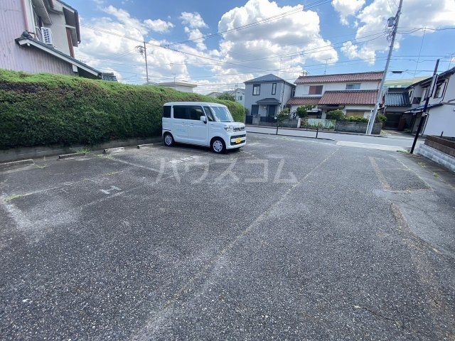 【名古屋市中川区野田のマンションの駐車場】