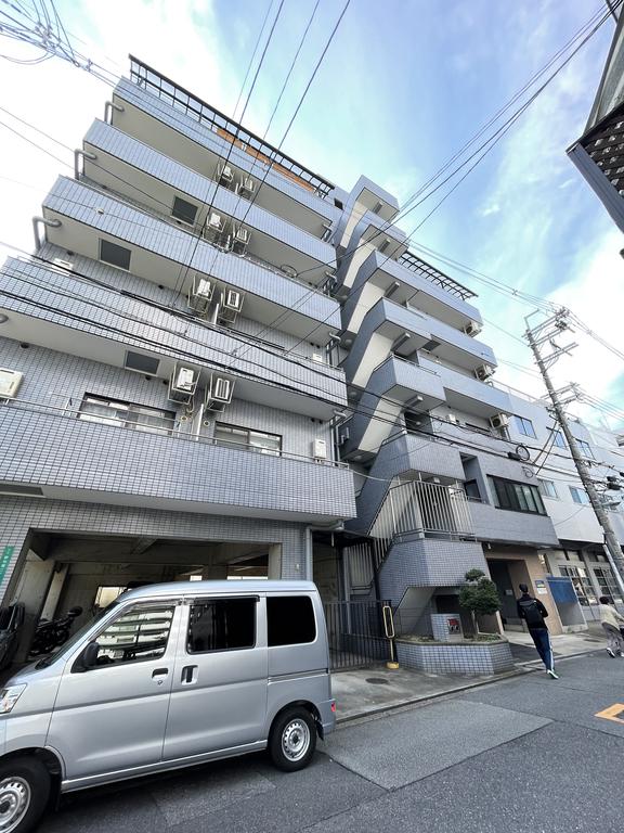 大阪市淀川区野中南のマンションの建物外観