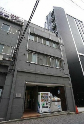 【中央区東日本橋のマンションのエントランス】