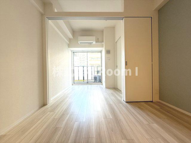 居室・リビング　こちらの居間で趣味の時間をお楽しみください