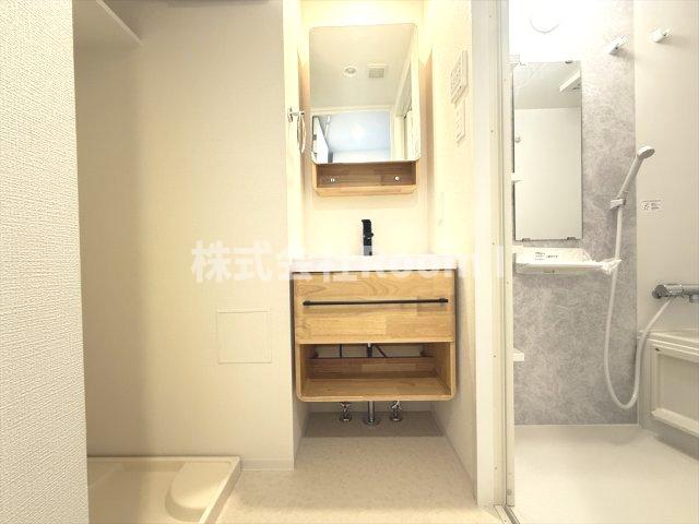 洗面設備　スペースが確保できる洗面所です