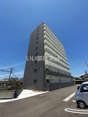 高松市上福岡町のマンションの建物外観