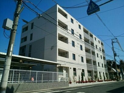 堺市堺区新在家町東のマンションの建物外観