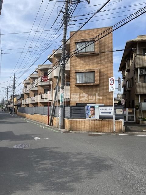 【所沢市美原町のマンションの建物外観】