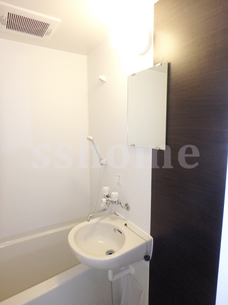 洗面設備　洗面ボウルと鏡☆