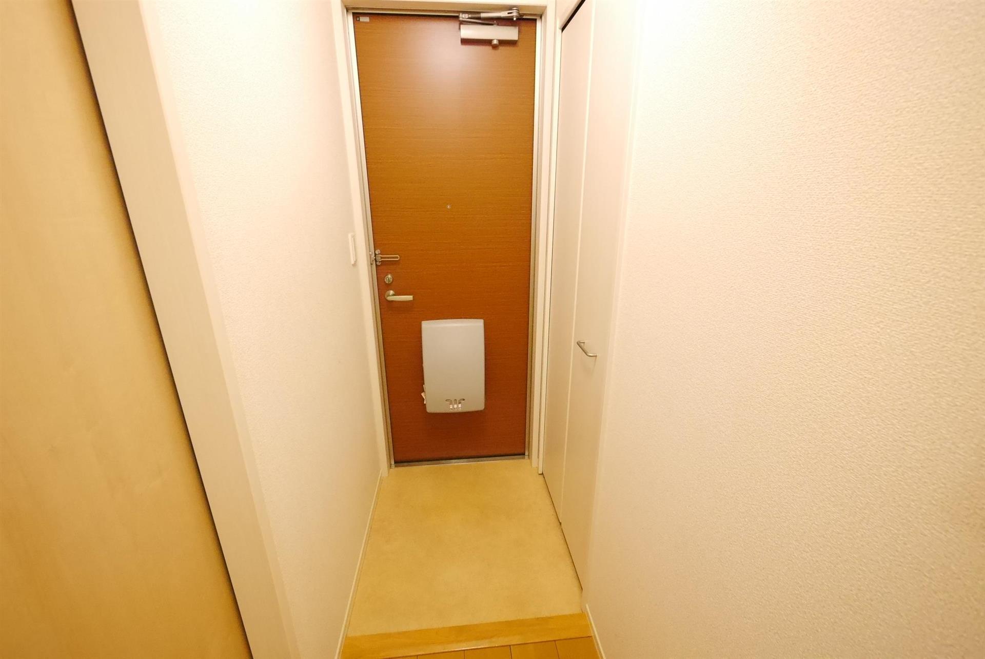 玄関　同タイプ反転