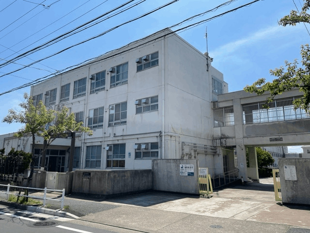 小学校　名古屋市立豊治小学校（小学校）まで354m