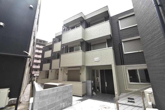 京王線 聖蹟桜ケ丘駅 徒歩9分 築5年