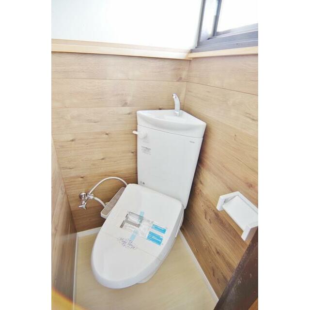 トイレ　快適な温水洗浄便座付き