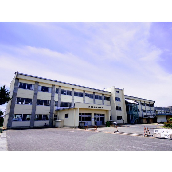 小学校　長野市立篠ノ井西小学校（小学校）まで484m