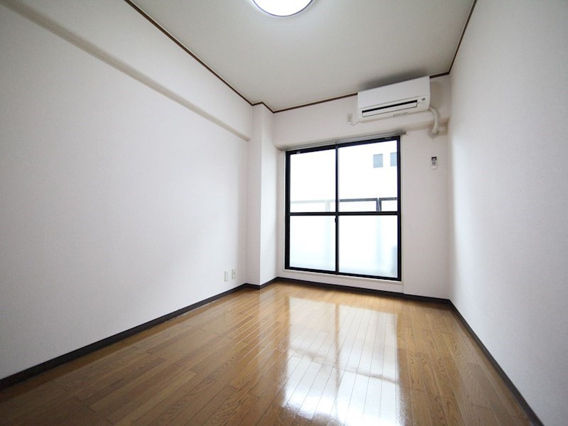 その他部屋・スペース　洋室8.0帖　エアコン完備　南面バルコニー