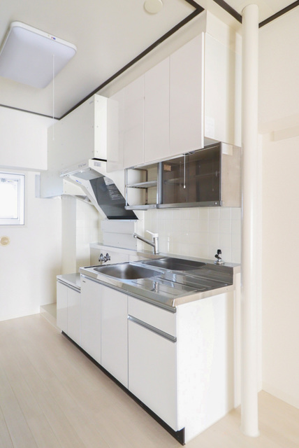 キッチン　コンパクトで使い勝手の良いキッチン