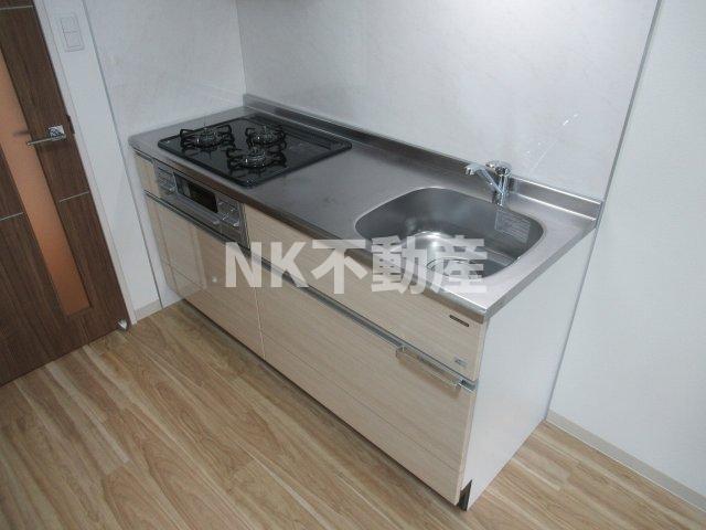 キッチン　コンパクトなキッチンで掃除もラクラク