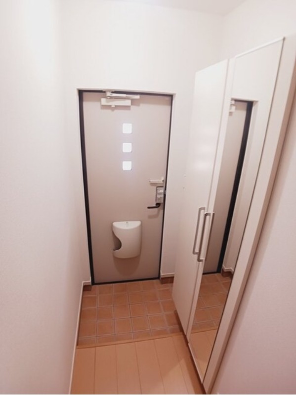 玄関　図面と現状に相違がある場合には現状を優先