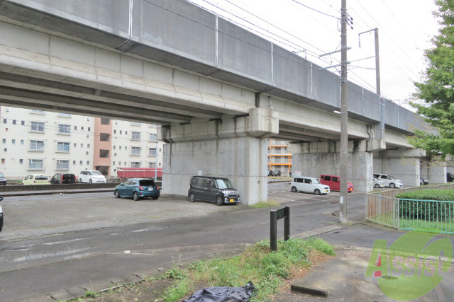 バルコニー　周囲には高い建物も無く天気が良い日は日差しが気持ちよさそう。