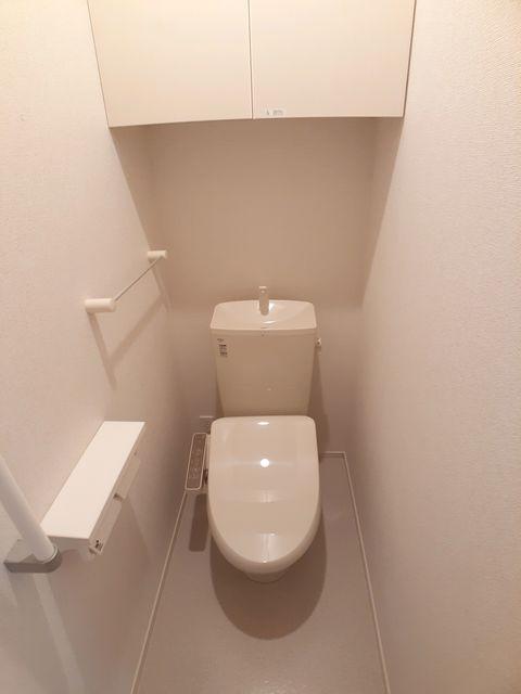 トイレ　温水洗浄暖房便座付トイレ