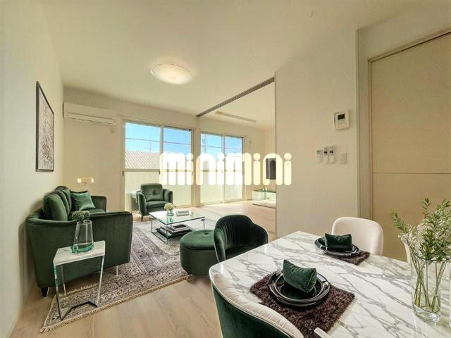 居室・リビング　※ＣＧ加工のため家具は現地になく、賃料に含まれません