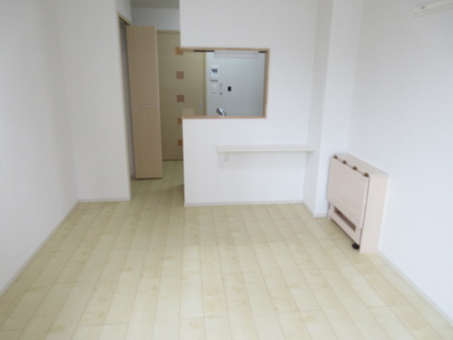 居室・リビング　カウンターキッチン中心のお部屋です