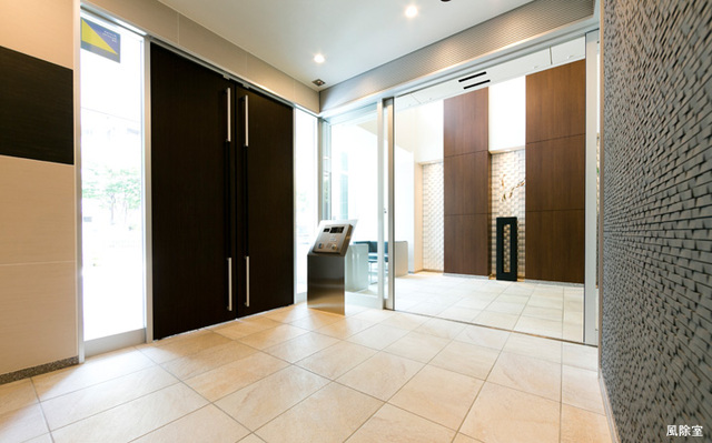 エントランス　エントランス入口