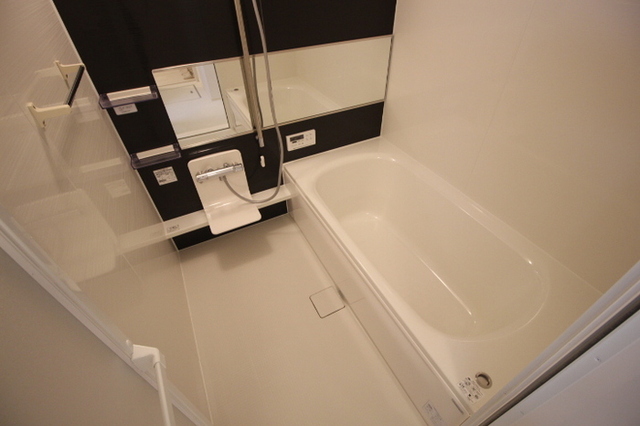 バス・シャワールーム　Ａ１０３　浴室