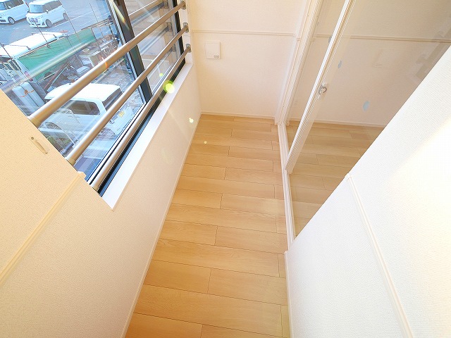 バルコニー　陽当たり良好なバルコニーです