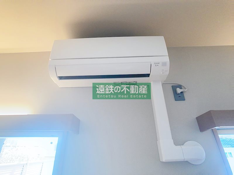 その他設備　新品交換済みの大型エアコン