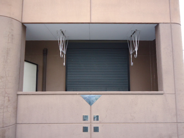 バルコニー　窓シャッター（イメージ）