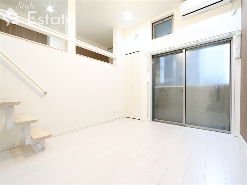 居室・リビング　別号室写真