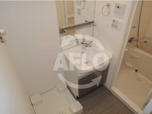 洗面設備　プレサンス堺筋本町駅前　洗面台