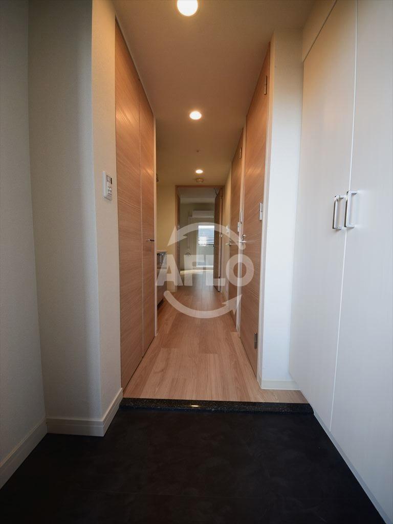 玄関　プレサンス堺筋本町駅前　玄関