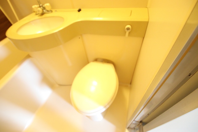 トイレ　※別室の参考写真の為、現況優先です。