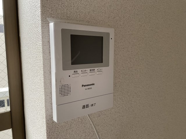 セキュリティ　TVモニターホンで来客を画面で確認出来て安心です♪