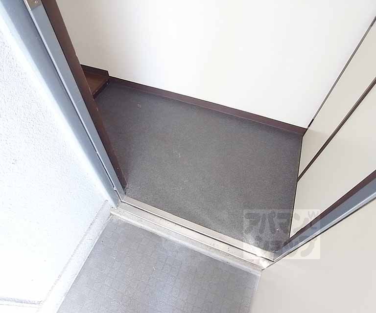 玄関　玄関です。