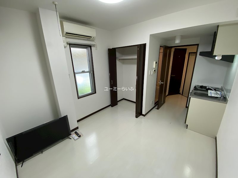 居室・リビング　角部屋3面窓☆