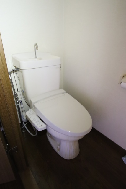 トイレ　※別室の参考写真の為、現況優先です。