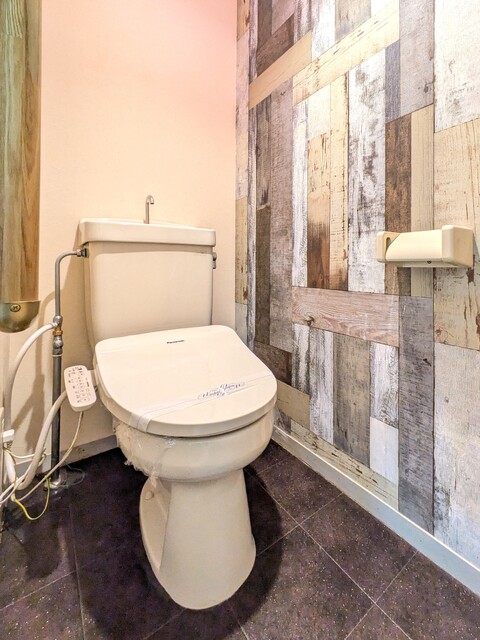 トイレ　ウォシュレット付き