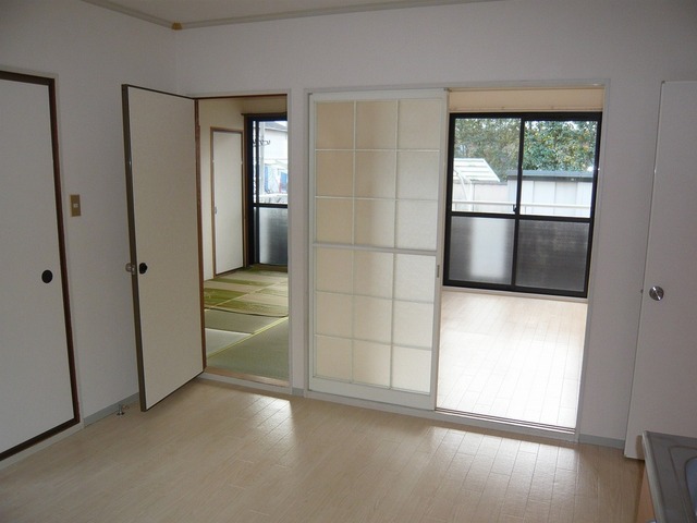 居室・リビング　室内