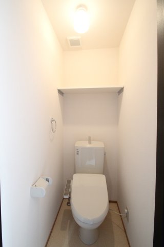 トイレ　必須アイテムの温水洗浄便座