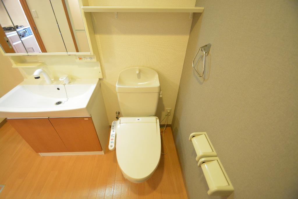 トイレ　シャワー付トイレ