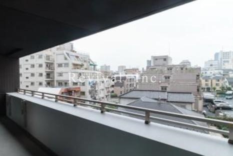 バルコニー　南側は高い建物のなく抜けております