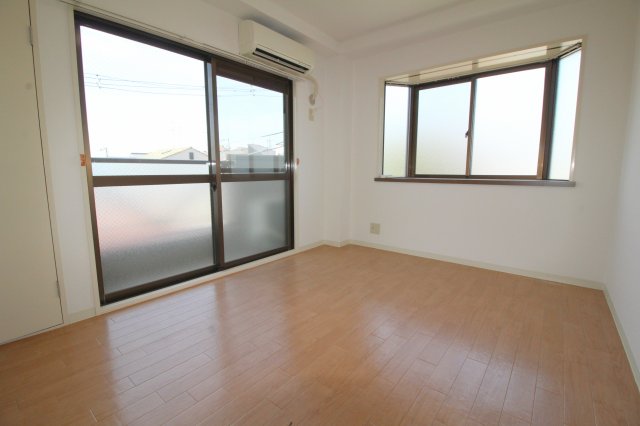 居室・リビング　別室の写真使用