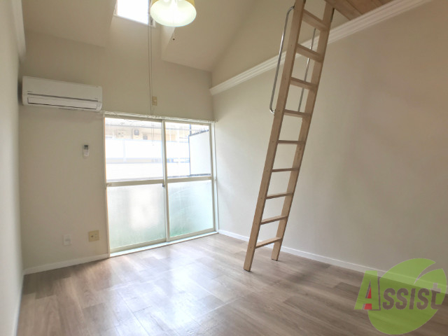 居室・リビング　明るい光が差し込む素敵なお部屋ですね～。