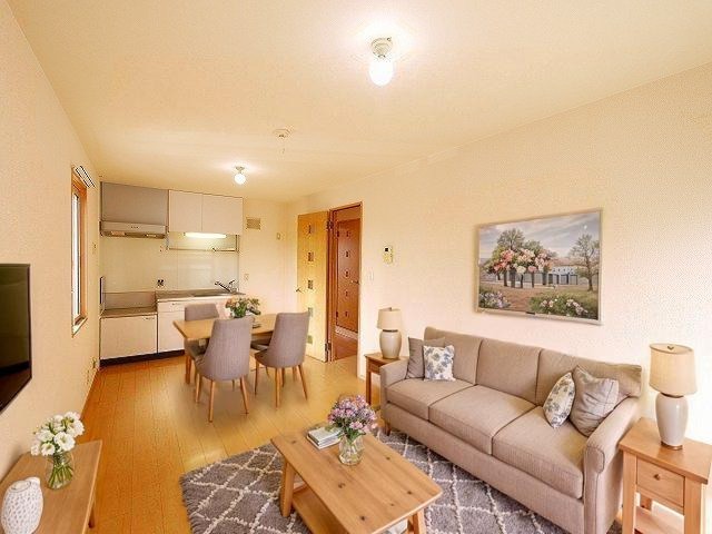 居室・リビング　CGで家具等を配置したもので家具等は含まれません