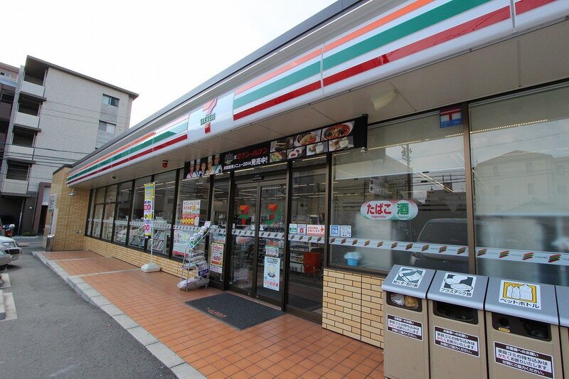 コンビニ　セブンイレブン名古屋本山町4丁目店（コンビニ）まで587m